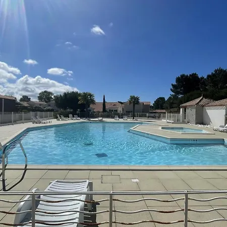 Aquatica Piscine & Holiday home Plage-des-Demoiselles